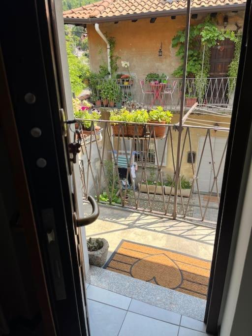 Gabbinoholidayhome Appartamento In Suggestiva Corte Como Exterior photo
